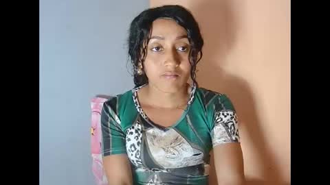 Snapshot of christine213 chatting on September 27, 11:39 am christine213 online show from September 27, 11:39 am