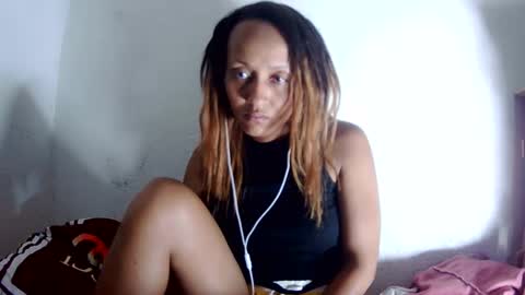 Snapshot of christine213 chatting on January 19, 11:10 pm christine213 online show from January 19, 11:10 pm