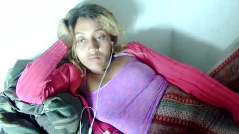 Snapshot of christine213 chatting on January 26, 7:52 pm christine213 online show from January 26, 7:52 pm