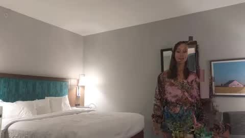 Snapshot of christy_love chatting on December 15, 1:24 am Christy Love online show from December 15, 1:24 am