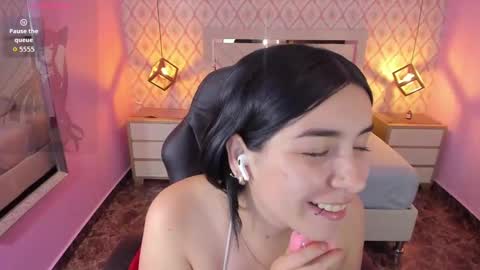 Snapshot of christy_teigen chatting on October 8, 7:51 pm CHRISTY online show from October 8, 7:51 pm