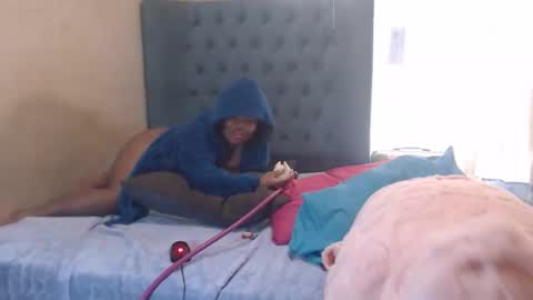 chubbybellax online show from April 25, 12:41 pm