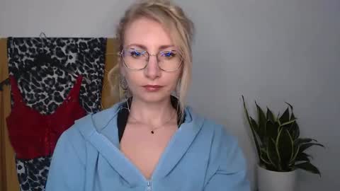 Cinderella online show from April 22, 5:37 am