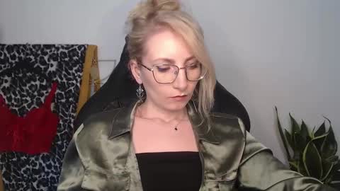 Cinderella online show from April 23, 4:20 pm