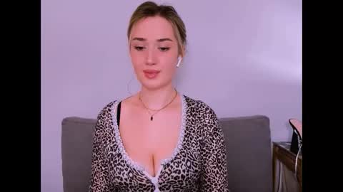 cindyprettywomen online show from April 23, 5:37 pm