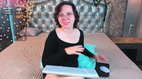 Snapshot of cinemagirl chatting on September 24, 2:16 pm Lily online show from September 24, 2:16 pm