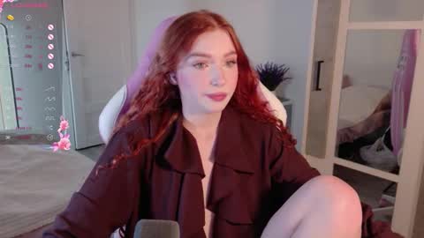 Snapshot of cinnabongirls chatting on October 8, 4:17 am Maddy online show from October 8, 4:17 am