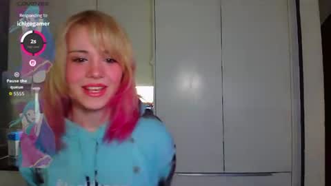 cinnanmoe online show from June 12, 1:02 am