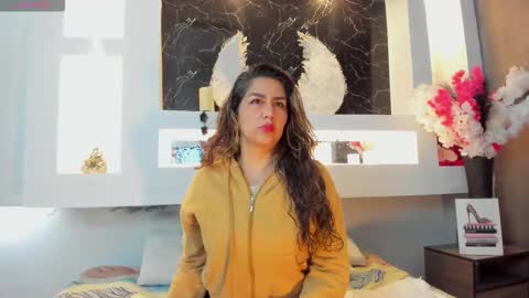 Snapshot of cinthya_mjs chatting on September 25, 12:15 pm Cinthya online show from September 25, 12:15 pm