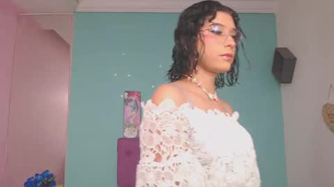 cinthyagomez6 online show from December 3, 10:15 am