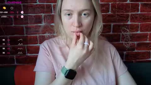 citrusblissss online show from January 13, 4:07 am