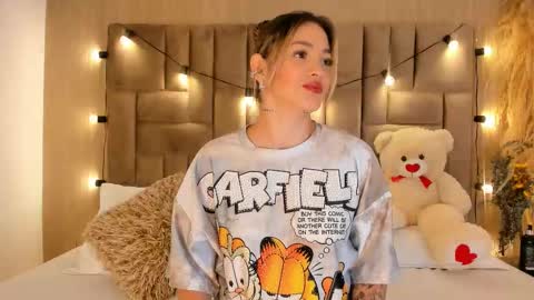 Clara del mar online show from February 8, 9:35 am