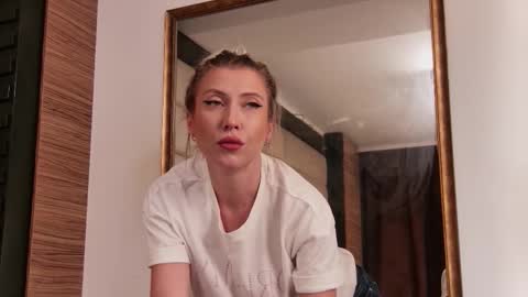 Snapshot of claraecho_ chatting on September 11, 3:51 am Clara online show from September 11, 3:51 am