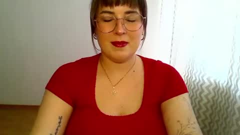 Clara online show from August 9, 9:35 am