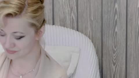 Classy Tinna online show from April 15, 6:03 am