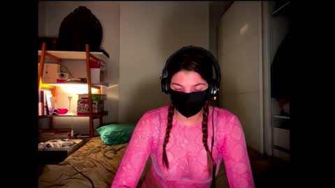 clementine75009 online show from March 8, 10:19 am