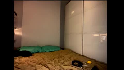 clementine75009 online show from March 14, 6:42 pm