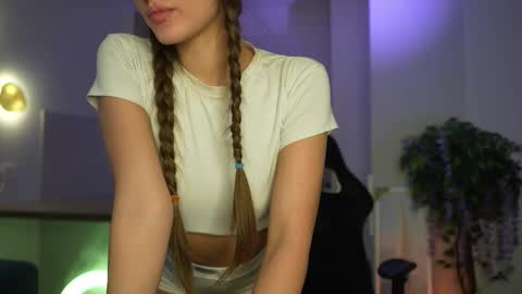 Cleo online show from January 13, 1:15 pm