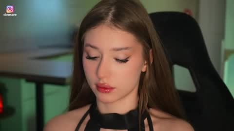 Cleo online show from April 19, 7:08 am