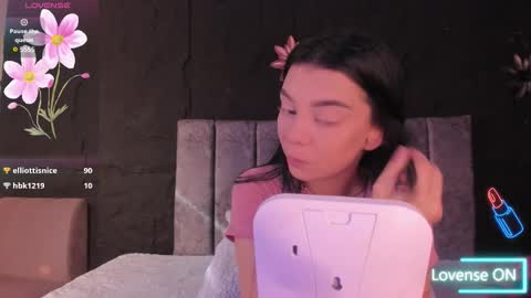 cleowhite_ online show from March 12, 9:06 pm