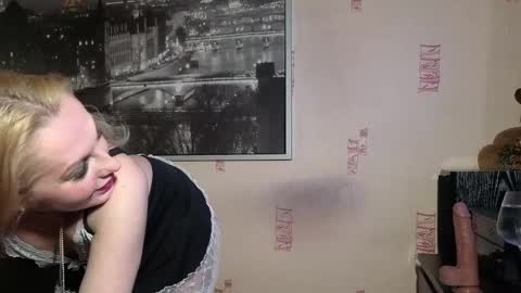 Clever Sexy online show from May 23, 6:39 pm