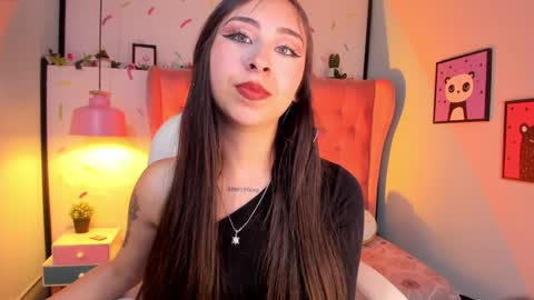 Snapshot of cloe_martinez_ chatting on January 25, 9:04 pm Cloe online show from January 25, 9:04 pm