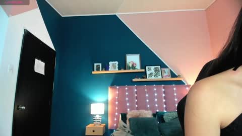 Snapshot of cloe_martinez_ chatting on January 29, 10:11 pm Cloe online show from January 29, 10:11 pm
