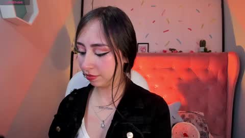 Snapshot of cloe_martinez_ chatting on February 1, 9:19 pm Cloe online show from February 1, 9:19 pm