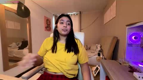 cloe small online show from February 8, 10:01 pm