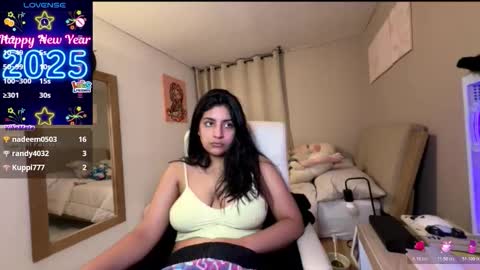 cloe small online show from November 13, 7:18 am