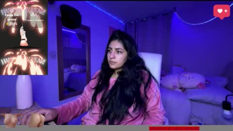 cloe small online show from October 12, 7:33 am