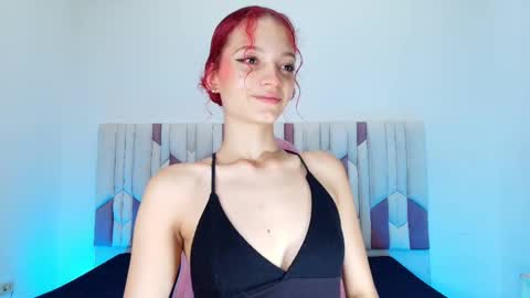 Snapshot of cloe_stanfort chatting on September 19, 7:13 pm Cloe Stanfort online show from September 19, 7:13 pm