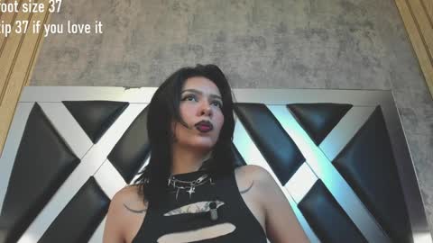 lady cloe person online show from April 4, 11:58 pm