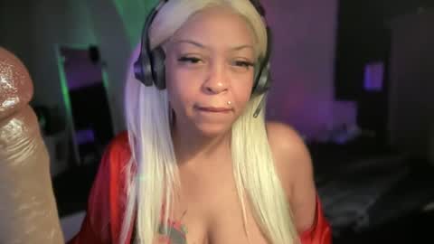 CocaNutt online show from December 31, 3:42 pm