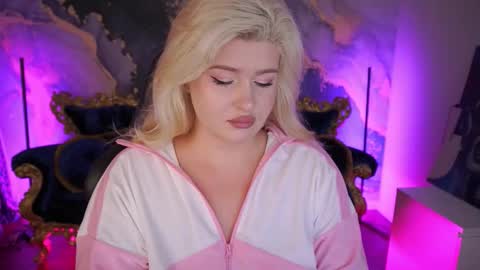 onlyfans amyleyy online show from October 13, 7:00 am