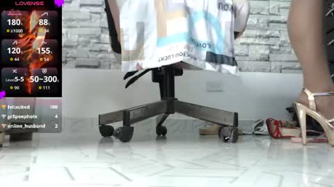 laurita online show from June 11, 12:32 am