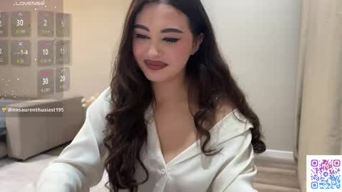 Yumi online show from April 23, 11:40 pm