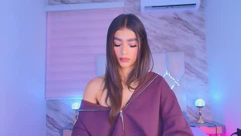 colett online show from November 12, 12:36 pm