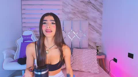 colett online show from June 4, 11:58 am