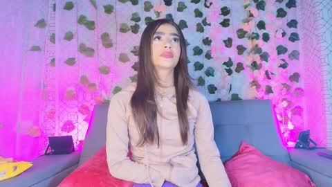 Snapshot of colett_hall chatting on September 20, 12:03 pm colett online show from September 20, 12:03 pm