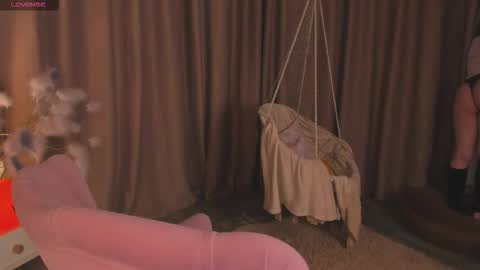 Collen Mon Tue Wed Thu Fri GMT 3 0300am - 0900am  online show from November 4, 5:29 pm