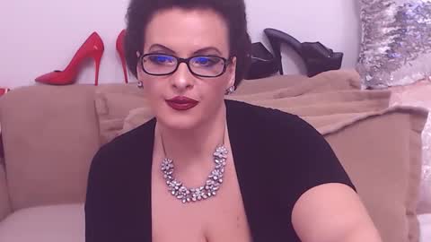 Maddison online show from February 14, 11:31 am