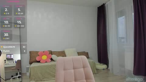 Alice online show from April 29, 5:30 pm