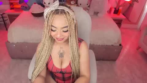 Snapshot of conny_curly chatting on February 17, 4:39 pm Conny online show from February 17, 4:39 pm