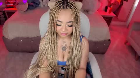 Snapshot of conny_curly chatting on March 7, 1:40 pm Conny online show from March 7, 1:40 pm