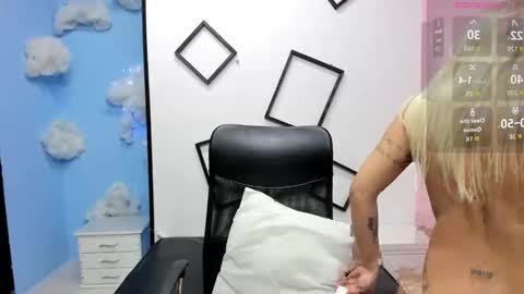 Snapshot of constansblonde chatting on September 8, 8:41 pm Constans online show from September 8, 8:41 pm