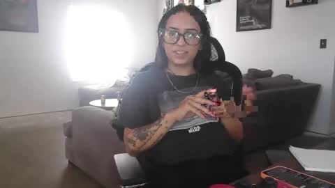 controllercutie online show from October 1, 2:33 pm