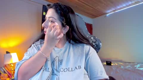 Snapshot of coraline_latin chatting on February 4, 10:24 pm Coraline online show from February 4, 10:24 pm