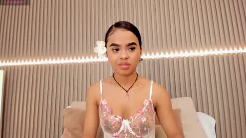 Snapshot of coralineross_ chatting on February 25, 11:10 am coralineross_ online show from February 25, 11:10 am
