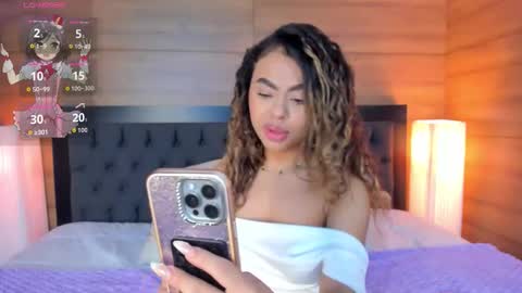 coralineross_ online show from January 19, 11:06 am